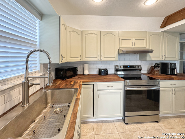 209 Lake, Canyon Lake, Texas image 11