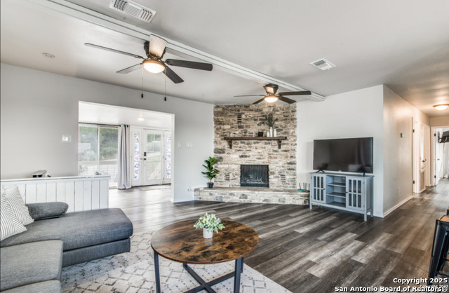 193 Black Oak, Canyon Lake, Texas image 3
