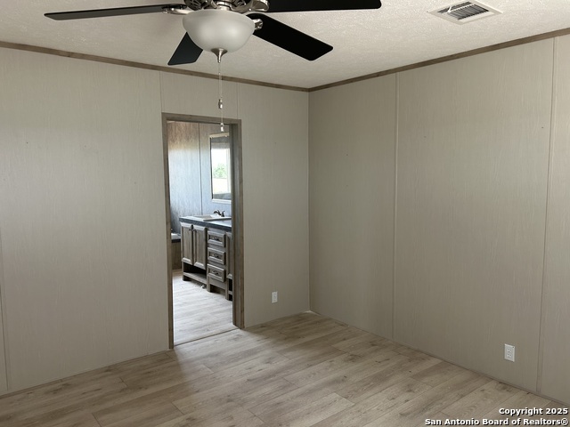 1038 County Road 329, Floresville, Texas image 6