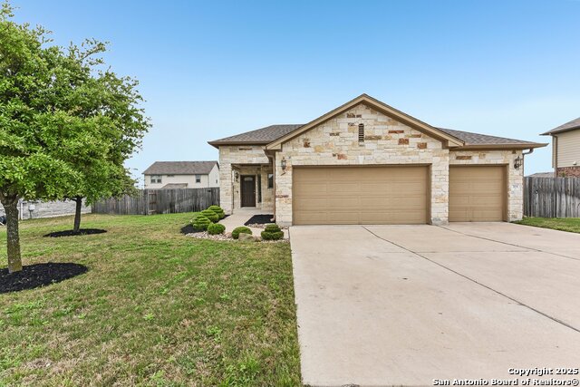 704 Manzano, PFLUGERVILLE, Texas image 2