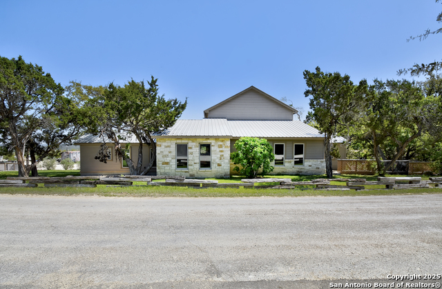 1340 Hinch, New Braunfels, Texas image 1