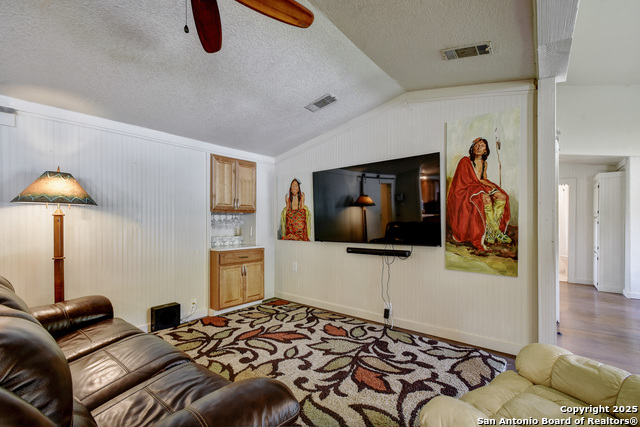 1340 Hinch, New Braunfels, Texas image 3