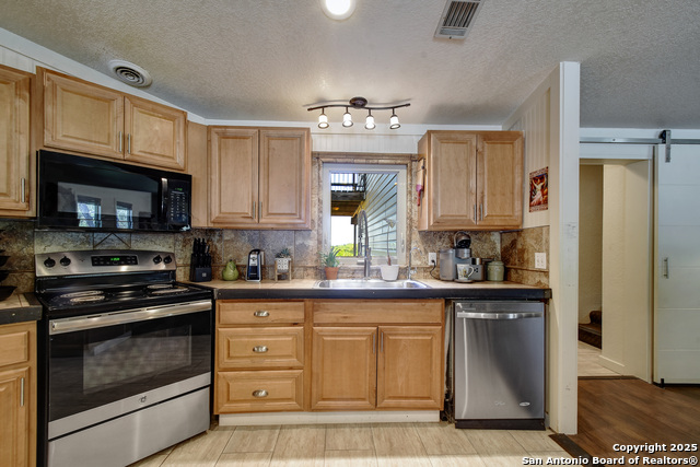 1340 Hinch, New Braunfels, Texas image 7