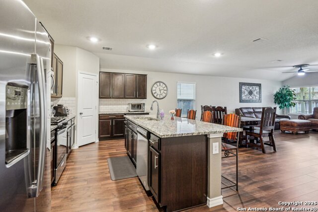 185 Bahama Woodstar, San Antonio, Texas image 14