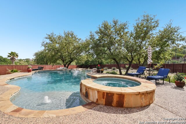 518 Ruidosa Downs, Helotes, Texas image 2