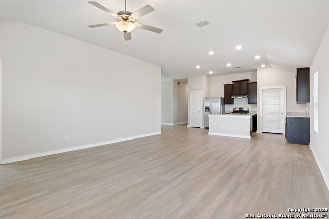 6930 Stout Way, Converse, Texas image 5