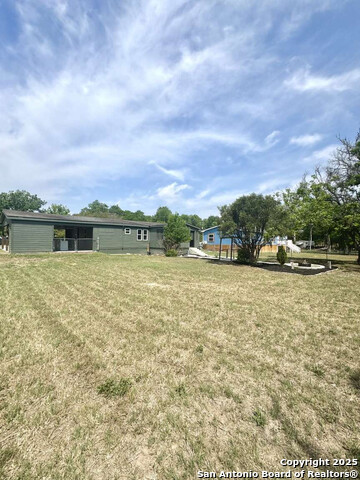 105 Tabler, Seguin, Texas image 23