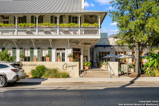 719 E Locust St #1106, San Antonio, Texas image 33