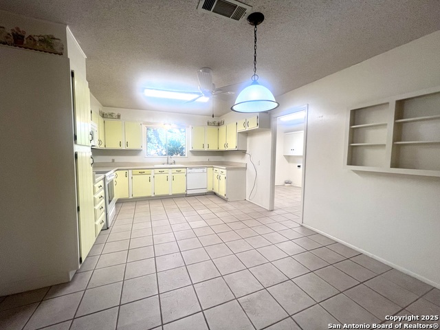 7 Sunrise, Pleasanton, Texas image 8
