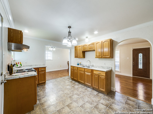830 Overhill, San Antonio, Texas image 17