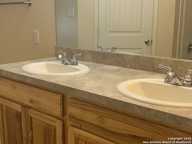 1232 Eastview Dr, Canyon Lake, Texas image 9