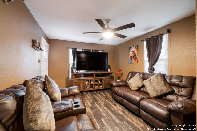 911 Porter St, San Antonio, Texas image 9
