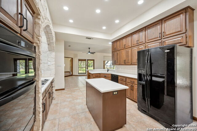 8835 Garden Ridge Drive, Garden Ridge, Texas image 12