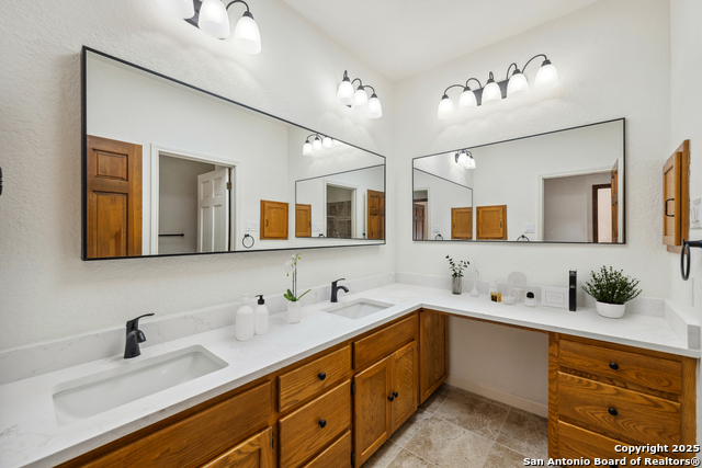8835 Garden Ridge Drive, Garden Ridge, Texas image 24