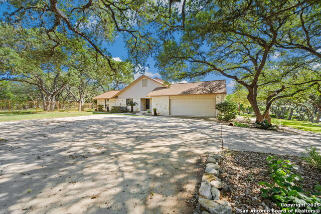 8835 Garden Ridge Drive, Garden Ridge, Texas image 36