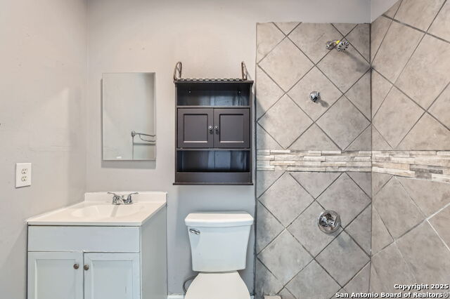 8203 Bowens Crossing St, San Antonio, Texas image 20