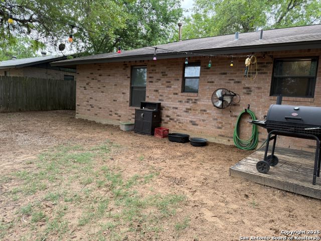 1410 Longbranch, Floresville, Texas image 3