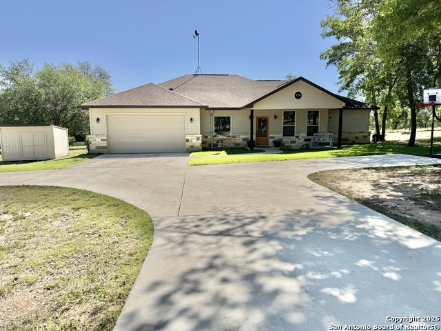 276 County Road 6864, Natalia, Texas image 2