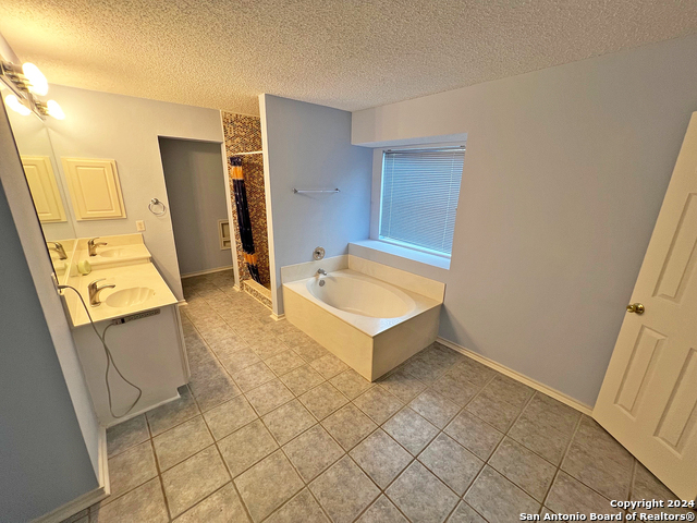 7514 Autumn Ledge, Converse, Texas image 18