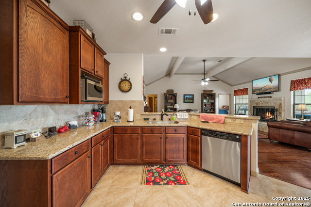 200 Buntline, Bergheim, Texas image 13