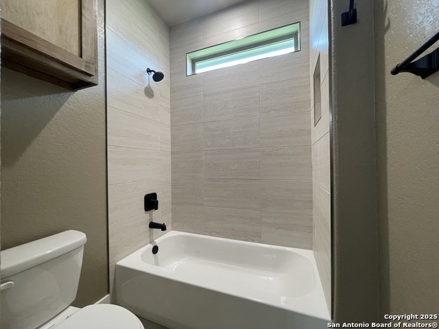 875 Stone Loop, Castroville, Texas image 26