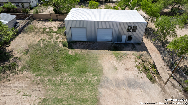 715 N High St, Uvalde, Texas image 9