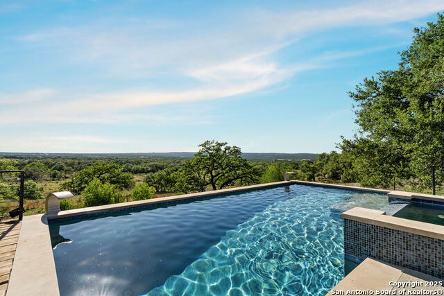 101 Durango, Johnson City, Texas image 19