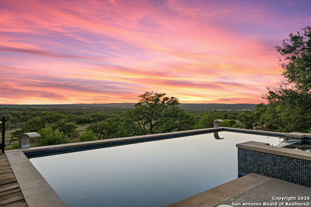 101 Durango, Johnson City, Texas image 3