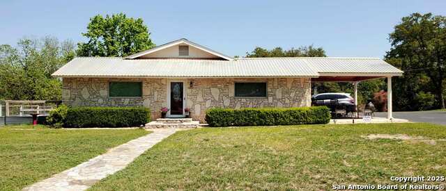 702 Schubert, Fredericksburg, Texas image 2