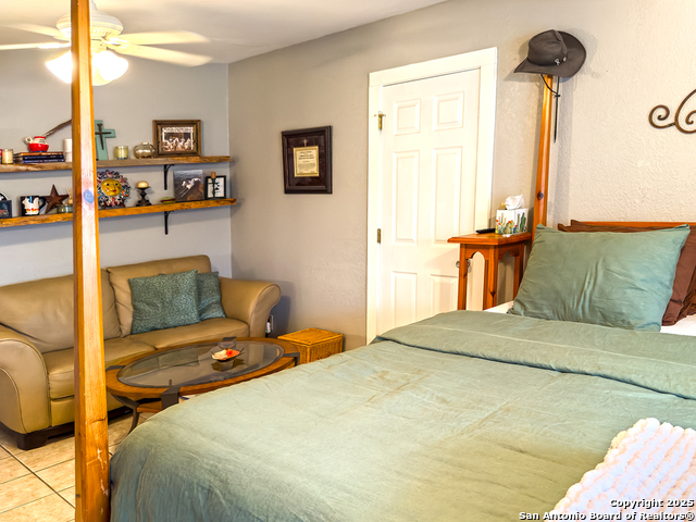 702 Schubert, Fredericksburg, Texas image 4