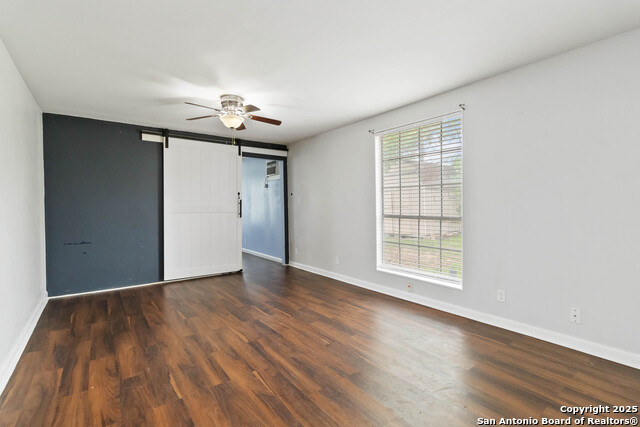 189 National, Universal City, Texas image 21
