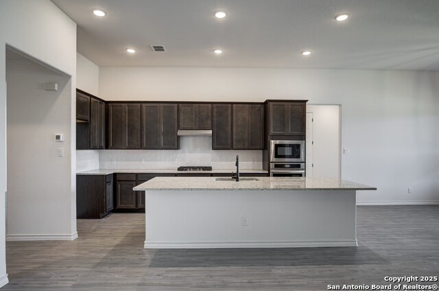 137 Highland Park, Castroville, Texas image 13