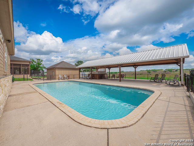 609 State Highway 123 N, Stockdale, Texas image 26