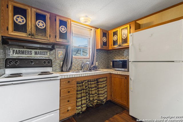 696 Pr 1512, Bandera, Texas image 4