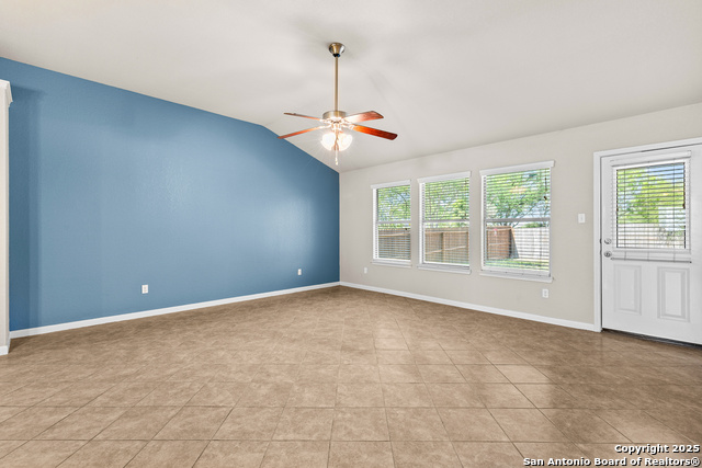 3919 Maiden Way, Converse, Texas image 6