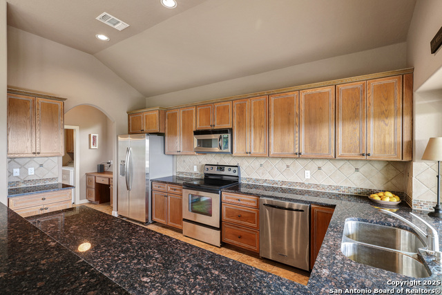 1298 Oakridge Lane, Canyon Lake, Texas image 12