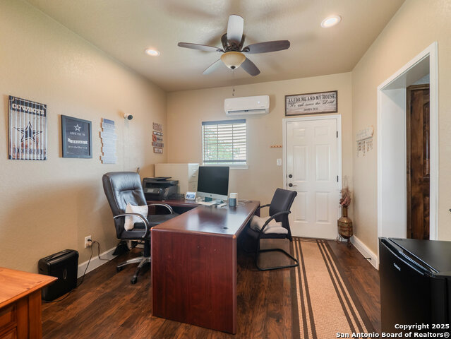617 State Highway 123 N, Stockdale, Texas image 33