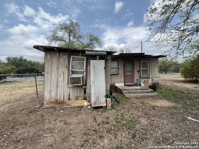 1815 14th, Hondo, Texas image 14