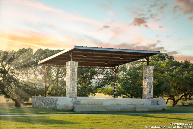 453 Vamanos, Boerne, Texas image 8
