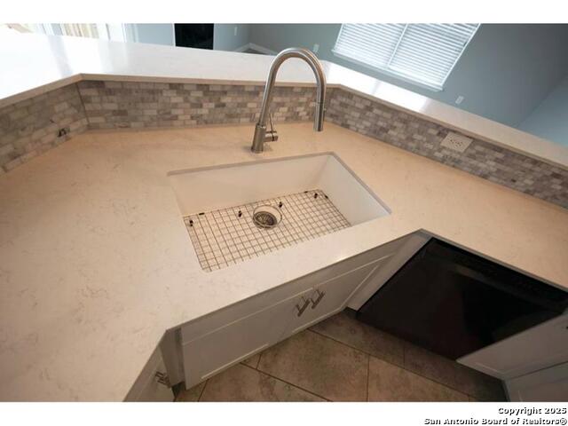 2111 Blueridge, Canyon Lake, Texas image 14