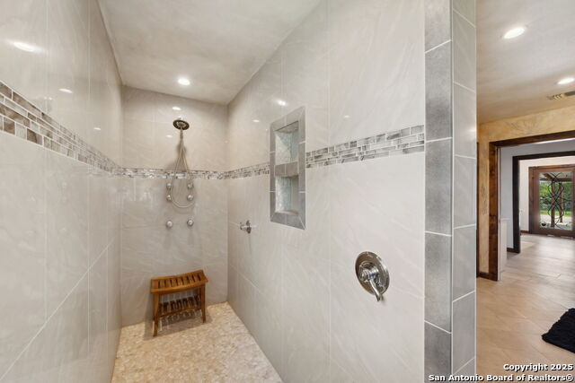 530 Willow Springs, Pipe Creek, Texas image 16