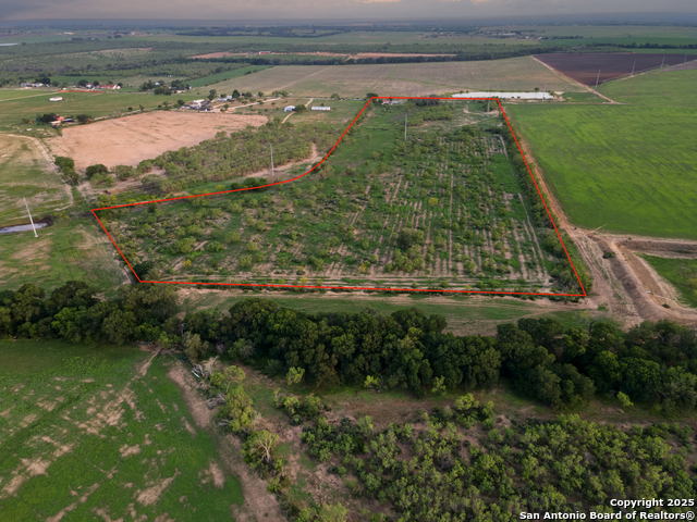 1236 County Road 7611, Devine, Texas image 41