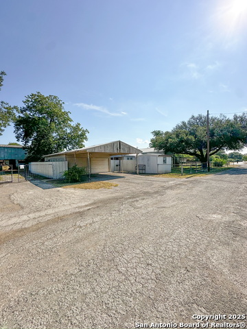 000 Fannin St, Uvalde, Texas image 10