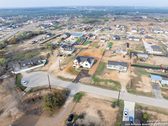 74 La Paz, Lytle, Texas image 41