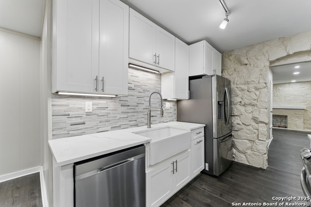 19214 Grey Forest, Helotes, Texas image 8