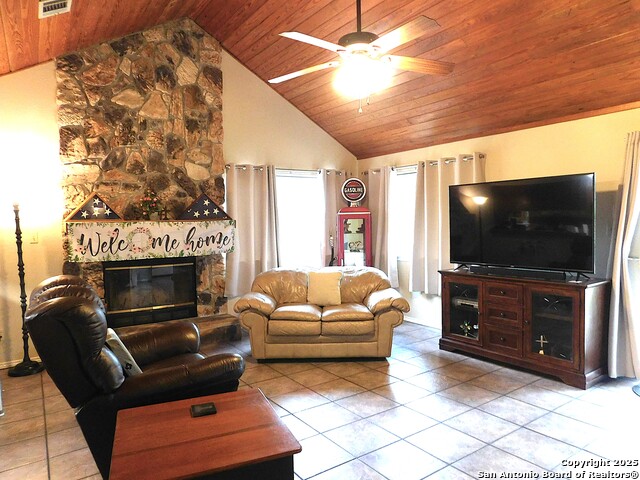 525 Cherry Ridge, Floresville, Texas image 7