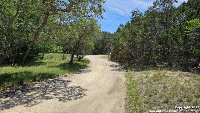 1879 Forest Trail Dr, Bandera, Texas image 4
