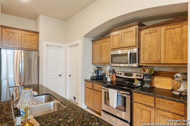 1836 Lost Trail, Pleasanton, Texas image 8