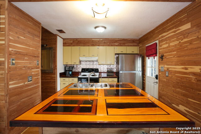 1087 Driftwind, Canyon Lake, Texas image 9