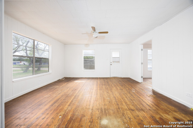1007 Crouch, Jourdanton, Texas image 16